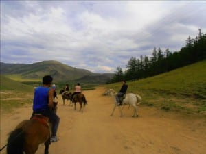 Randonnée à cheval au volcan de Khorgo 